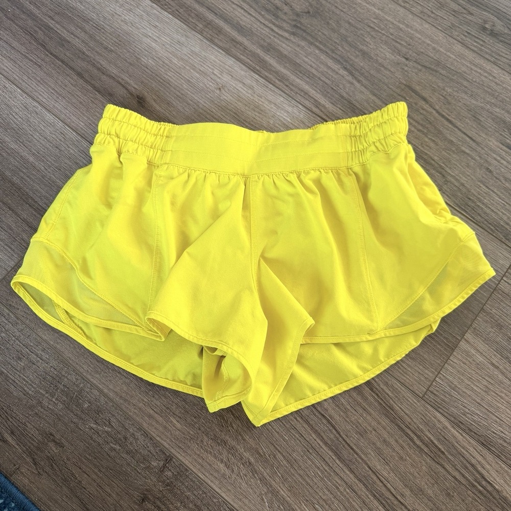 Lululemon Hotty Hot Short II 2.5" Women's Sz 8 Sonic Yellow? - LW7AUSR